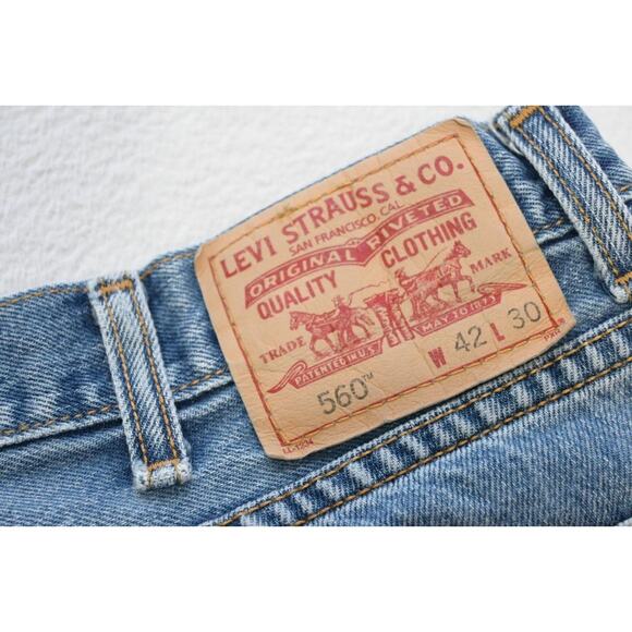 Vintage Levi's 560 Loose Fit Tapered Leg Denim Jeans Mens Size 42 x 30 - Picture 1 of 12